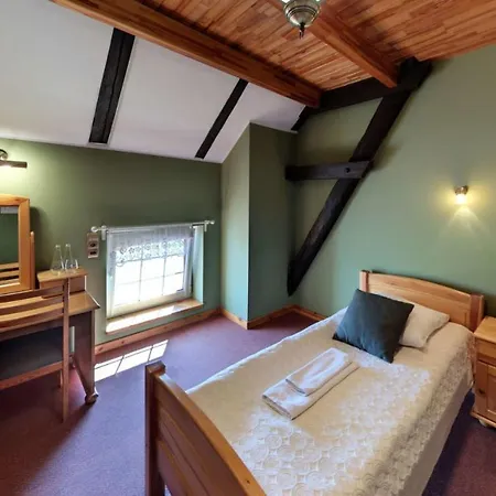 Hotel Stara Stajnia 3*