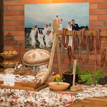 Hotel Stara Stajnia 3*